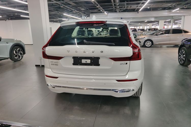 沃尔沃XC60 2025款 B5 四驱智远豪华版车身外观6004