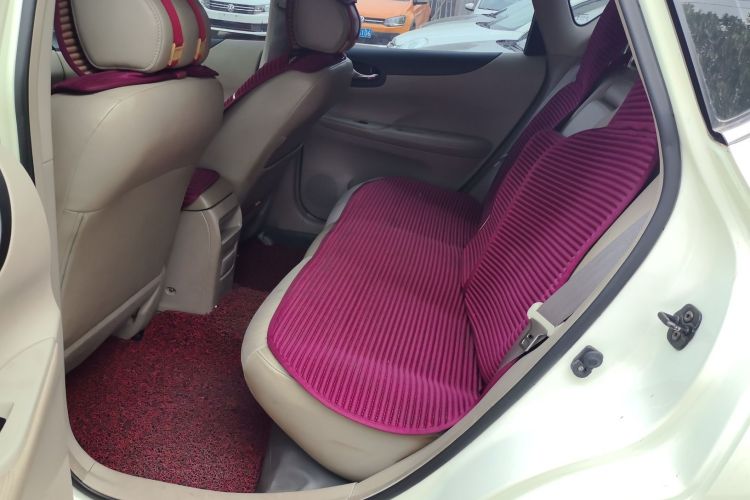 日产 骐达TIIDA 2011款 1.6L CVT智能型中控内饰7001