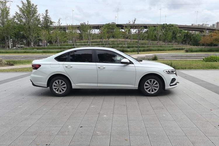 大众 朗逸 2023款 1.5L 自动得逸版车身外观6003