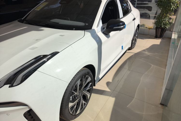 领克03 2026款 1.5TD DCT Halo车身外观6005