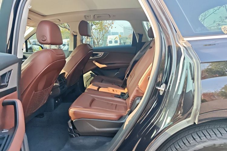 奥迪Q7 2019款 45 TFSI 舒适型中控内饰7004