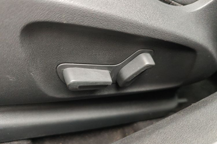 雪铁龙 C4世嘉 2016款 1.6THP 自动旗舰型中控内饰7007