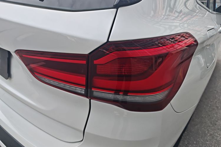 宝马X1 2020款 sDrive20Li 尊享型车身外观6006