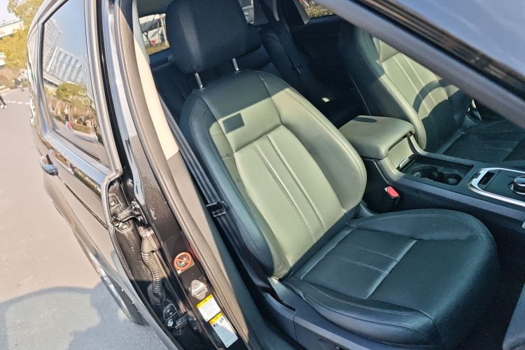 路虎 发现神行 2017款 2.0T SE局部细节41