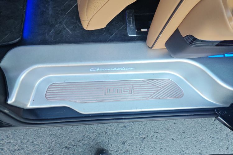 腾势D9 2024款 DM-i 1050 尊享型局部细节9004