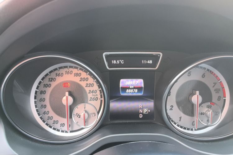 奔驰CLA 2016款 CLA 200 时尚型中控内饰15