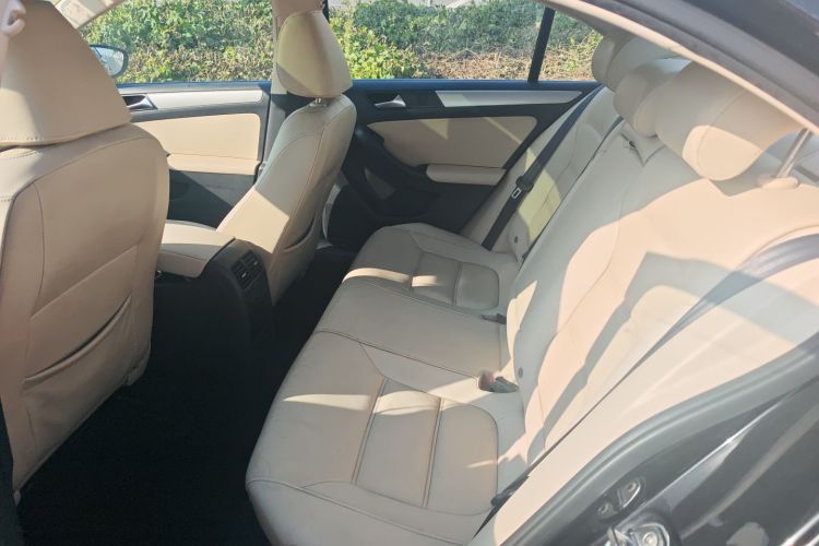 大众 速腾 2012款 1.4TSI 手动豪华型中控内饰7003