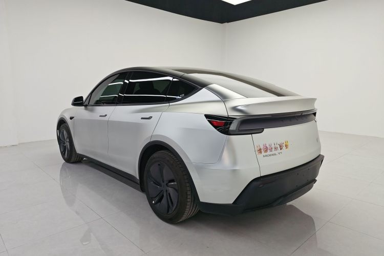 特斯拉 Model Y 2025款 长续航全轮驱动 首发版车身外观6006