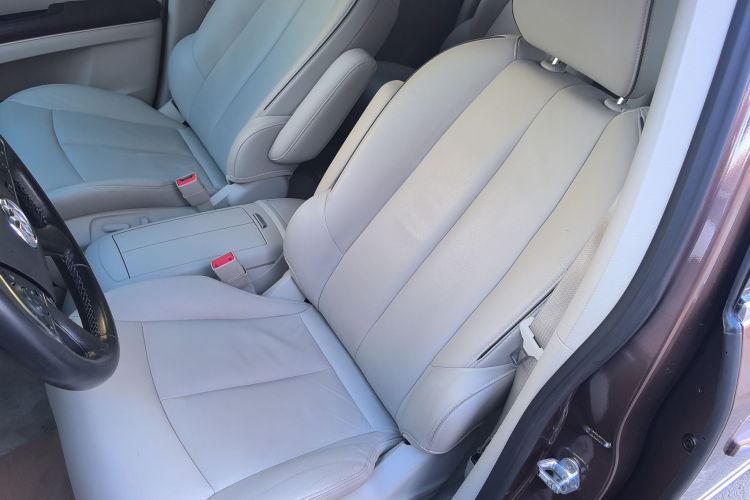 别克GL8 2021款 陆上公务舱 652T 尊贵型局部细节19