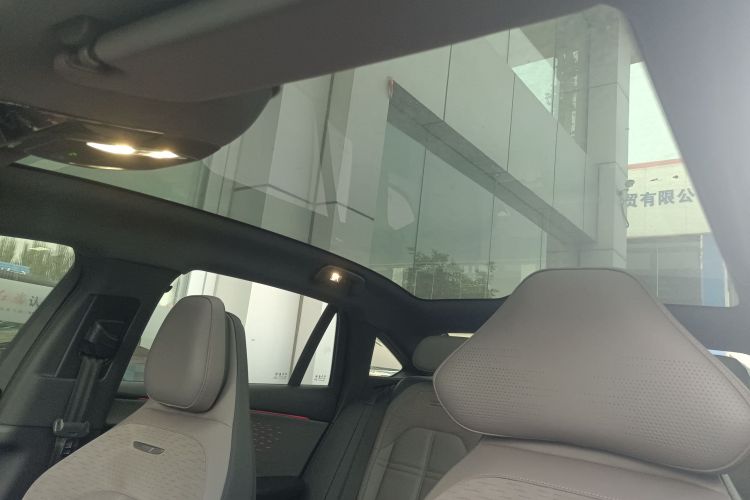 红旗EH7 2024款 760 Pro+ 四驱版局部细节22