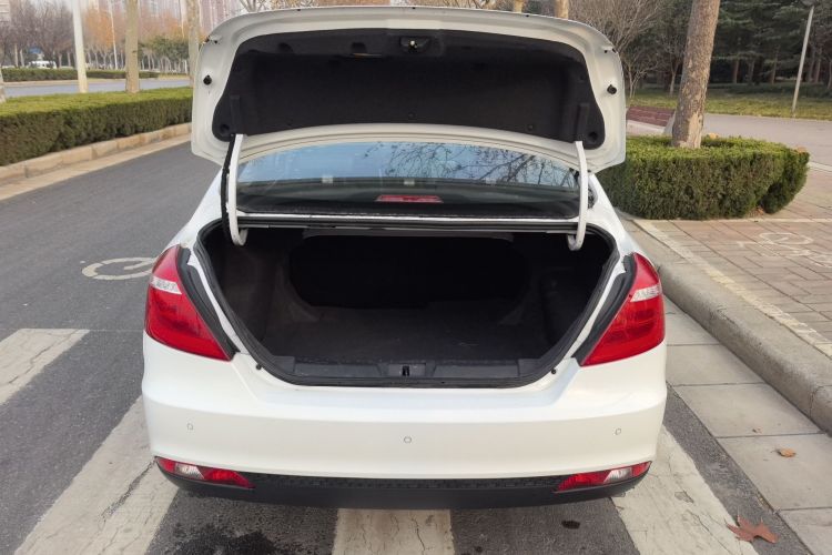 吉利汽车 帝豪 2017款 三厢百万款 1.5L CVT向上版局部细节9010