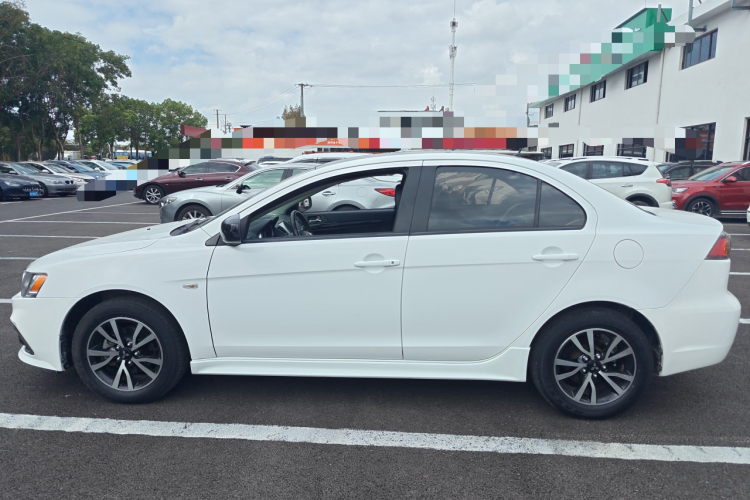 三菱 翼神 2016款 1.8L CVT黑白复刻版车身外观6005