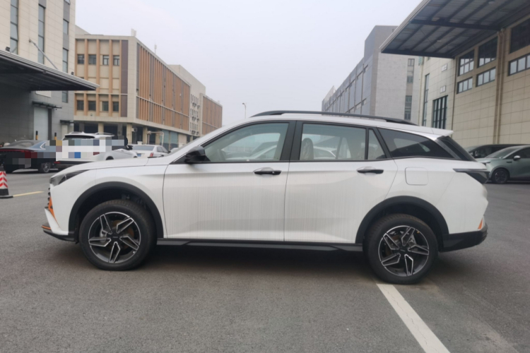 东风风神 奕炫GS 2024款 马赫版 1.5L 自动星耀版车身外观6005