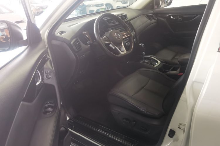 日产 奇骏 2019款 2.0L CVT舒适版 2WD中控内饰7002