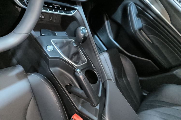 长安 逸动 2021款 PLUS 1.6L GDI 手动精英型局部细节18