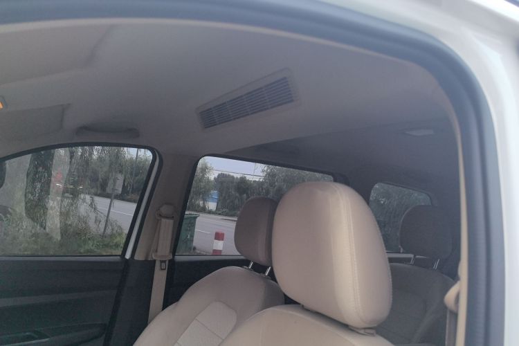 五菱汽车 五菱宏光 2021款 1.5L S标准型LAR中控内饰7004