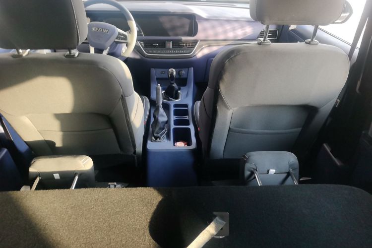 BAW北汽制造 锐胜王牌M7 2025款 1.6L 手动标轴舒适型 5座中控内饰7002