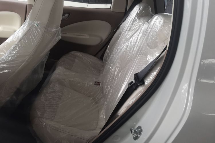 五菱汽车 宏光MINIEV 2025款 四门版 进阶款中控内饰7001