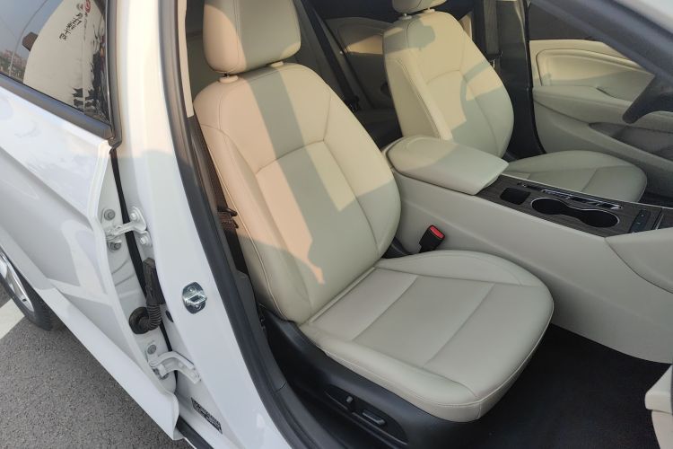 别克 君威 2020款 552T 精英型局部细节41