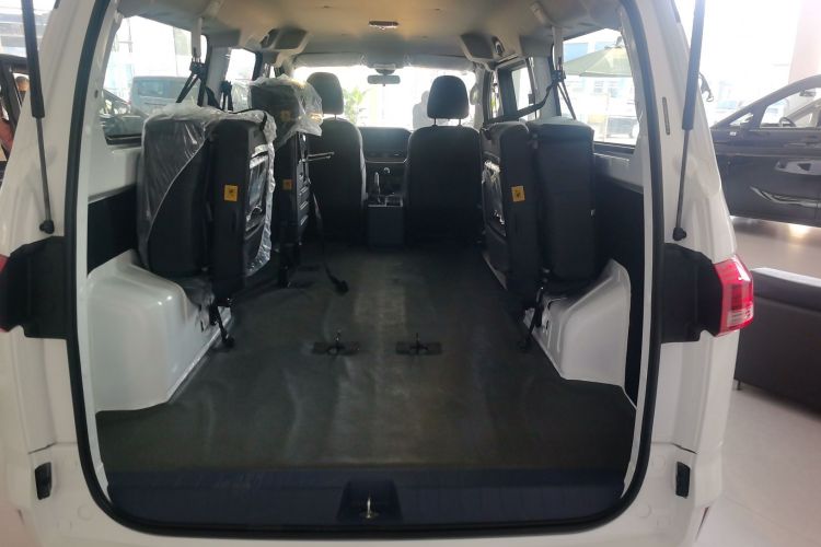 BAW北汽制造 锐胜王牌M7 2024款 1.6L 长轴创富型 7座中控内饰7003