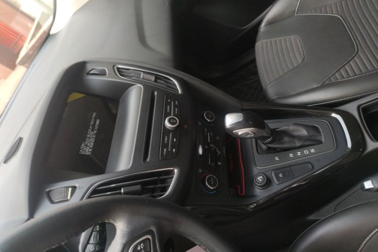 福特 福克斯 2017款 两厢 EcoBoost 180 自动精英型中控内饰7005