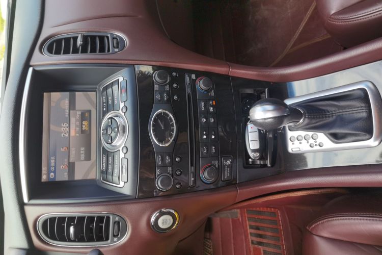 英菲尼迪QX50(进口) 2013款 2.5L 两驱优雅版局部细节9001