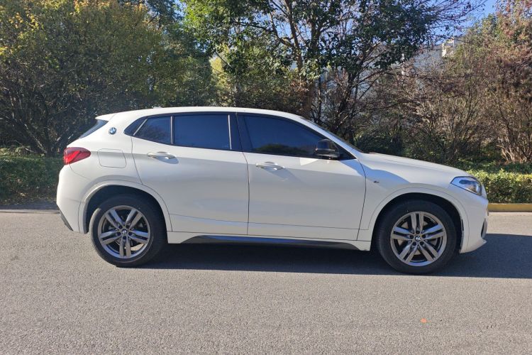 宝马X2 2023款 sDrive25i M运动曜夜版车身外观6002