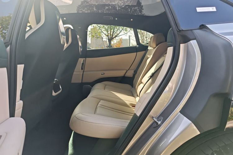 小米汽车 小米YU7 2025款 超长续航后驱版中控内饰7004