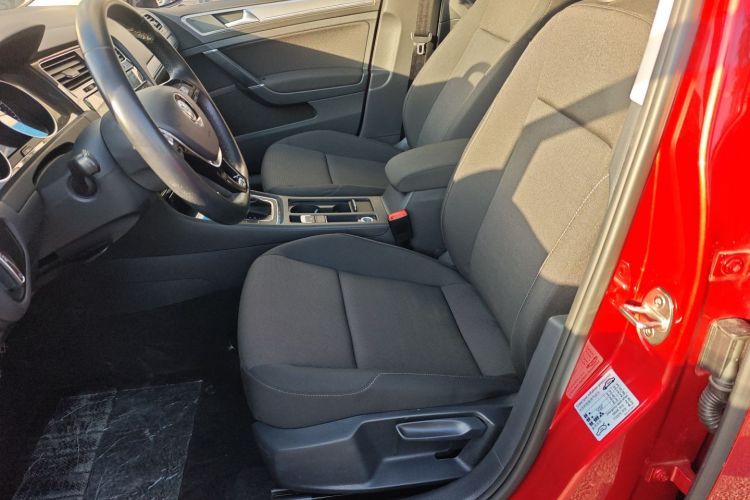 大众 高尔夫 2020款 200TSI DSG舒适进取版局部细节19