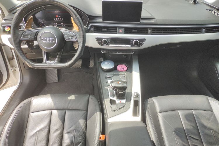 奥迪A4L 2019款 40 TFSI 时尚型 国VI中控内饰7003