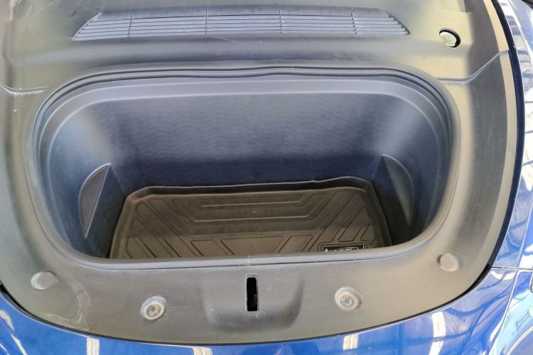 特斯拉 Model Y 2022款 后轮驱动版局部细节24