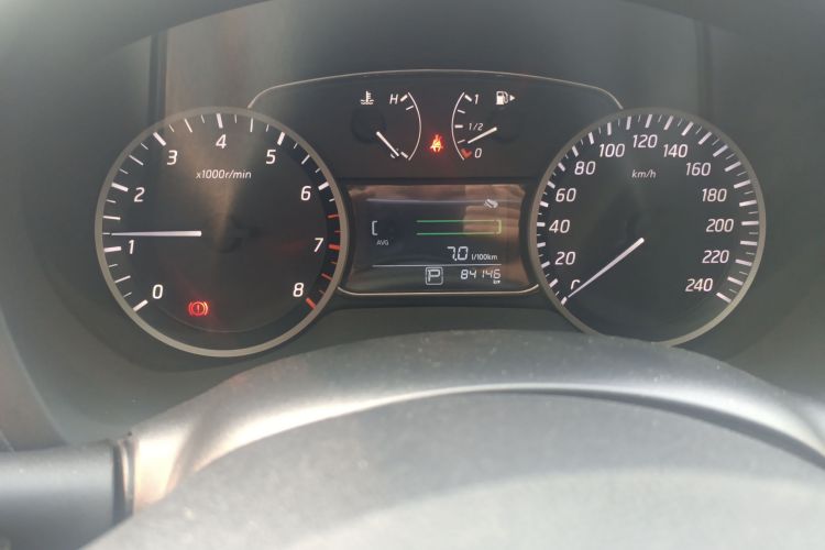 日产 轩逸 2016款 1.6XV CVT智享版中控内饰15