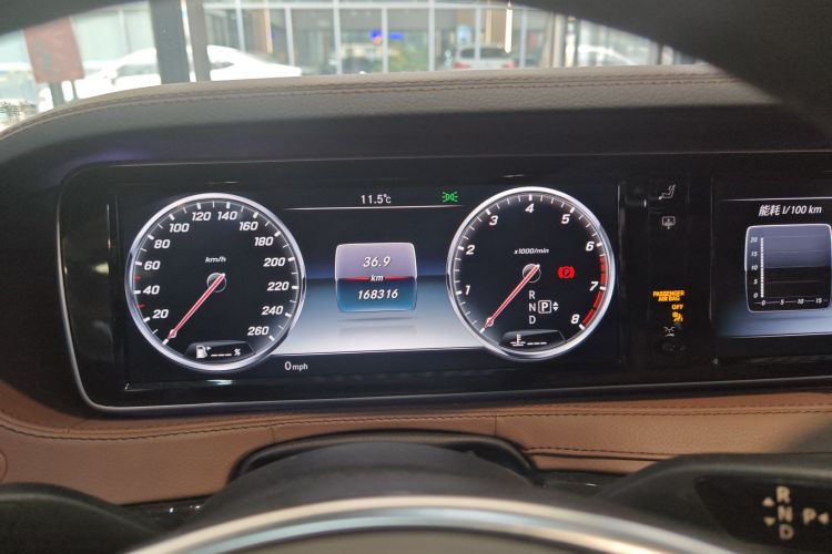 奔驰S级 2016款 S 400 L 4MATIC中控内饰15