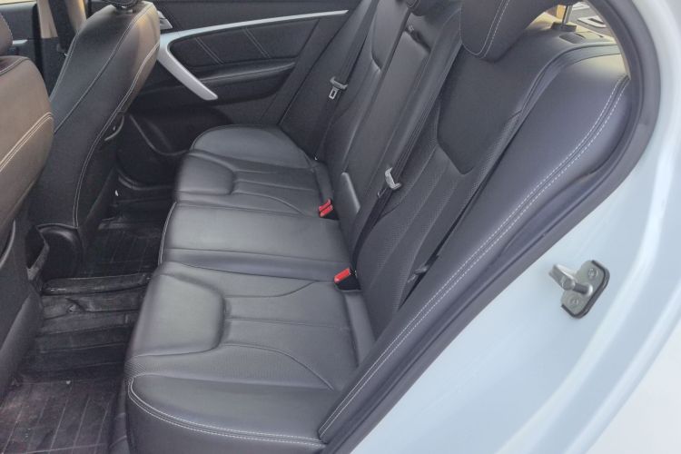 吉利汽车 帝豪 2017款 三厢百万款 1.5L CVT向上版中控内饰7001