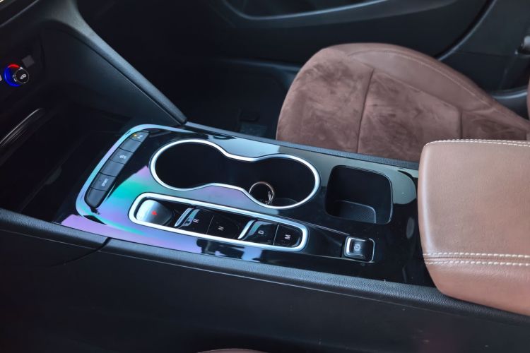 别克 君威 2020款 552T 豪华型中控内饰7008