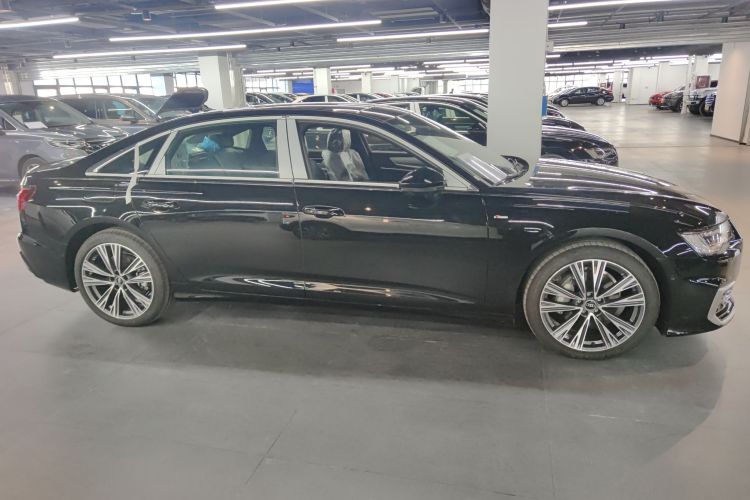 奥迪A6L 2025款 改款 40 TFSI 豪华动感型车身外观6002