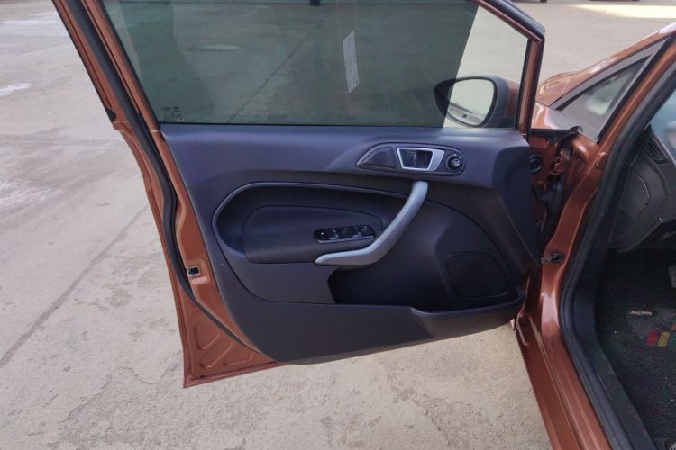 福特 嘉年华 2013款 两厢 1.5L 自动时尚型中控内饰7003