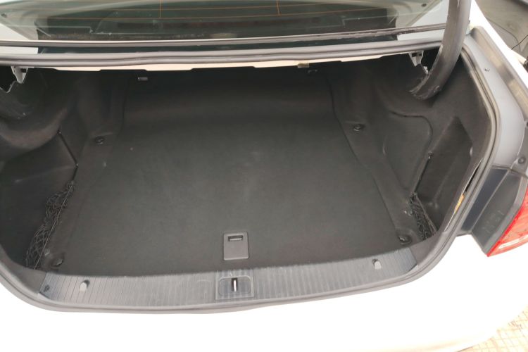 奔驰E级 2015款 改款 E 180 L 运动型局部细节23