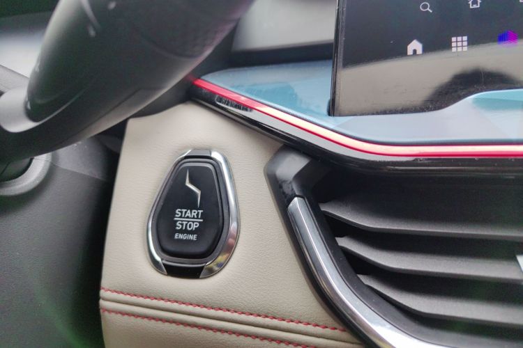 领克06 2020款 1.5T 耀Halo中控内饰7001