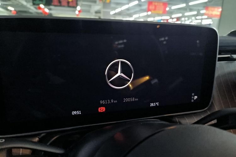 奔驰EQE 2022款 350 先锋版中控内饰15