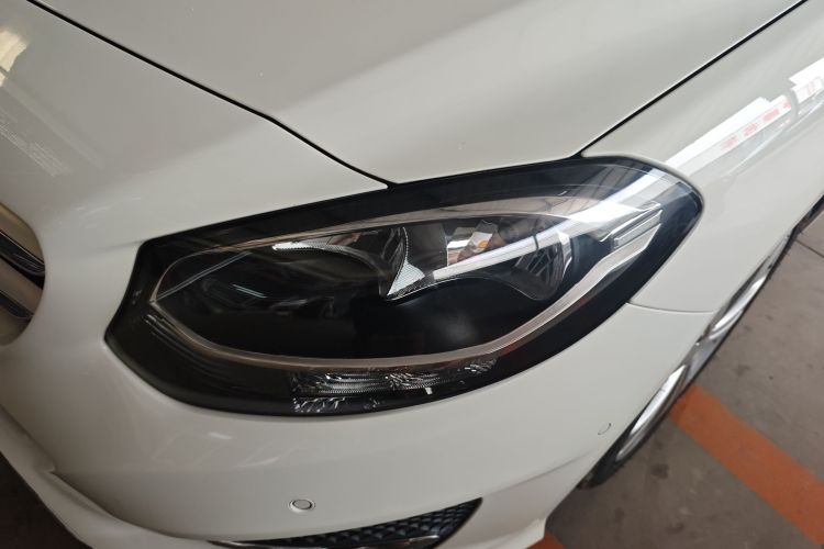 奔驰B级 2015款 B 200 动感型局部细节36