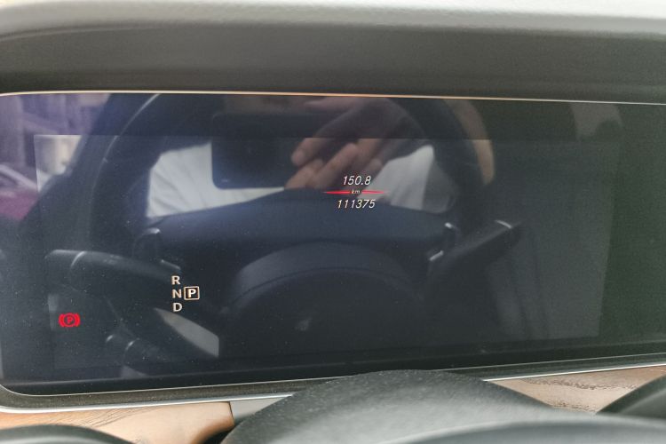 奔驰E级 2018款 改款 E 200 L 4MATIC中控内饰15