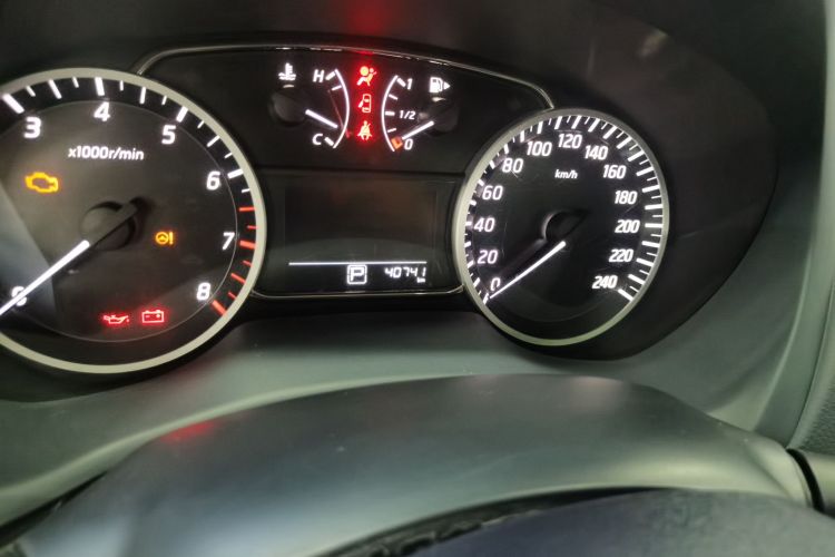 日产 轩逸 2021款 经典 1.6XL CVT豪华版中控内饰15