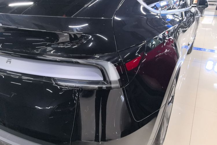 特斯拉 Model Y 2025款 后轮驱动版车身外观6006