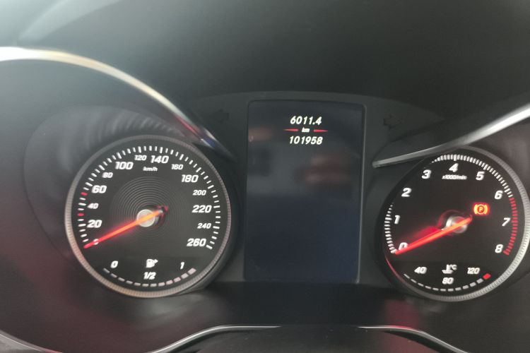 奔驰C级 2017款 改款 C 200 L 运动版中控内饰15