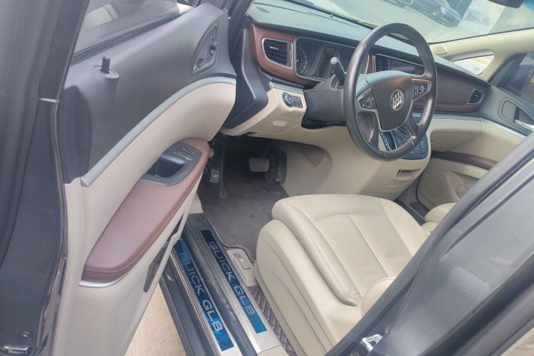 别克GL8 2018款 28T 豪华型 国VI中控内饰7002