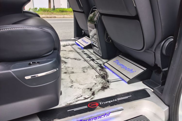 广汽传祺 传祺M8 2023款 领秀系列 390T 豪华版中控内饰7014