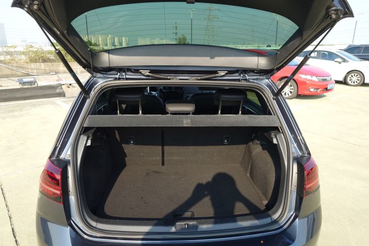 大众 高尔夫 2020款 挚爱版 280TSI DSG R-Line局部细节23