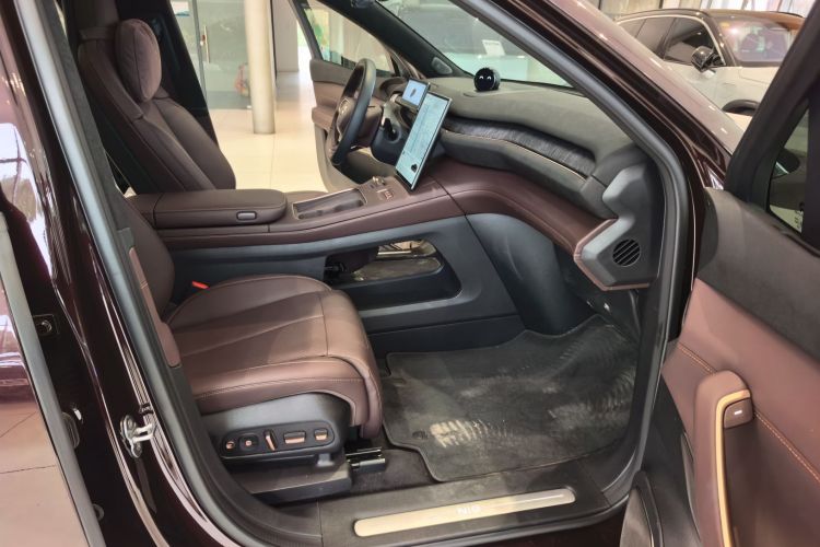 蔚来EC7 2024款 75kWh中控内饰7004