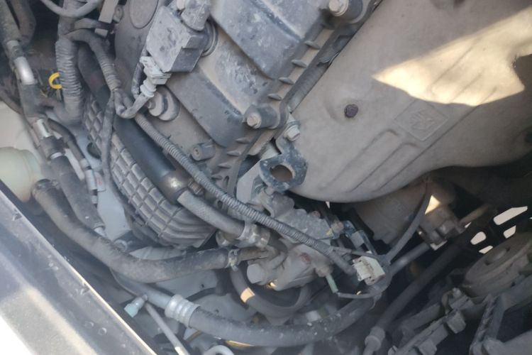 比亚迪S6 2014款 2.0L 手动豪华型 5座局部细节9007